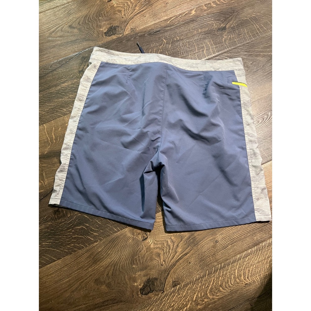 Vineyard Vines Mens Board Shorts Blue Gray Swim Trunks Size 36 Colorblock Surf - Picture 2 of 3